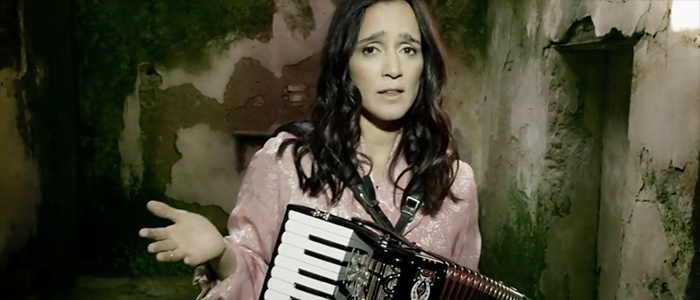 Ese dulce camino de Julieta Venegas